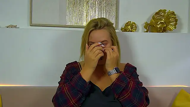 MariaNeumann online show from November 2025 06:39:01 PM