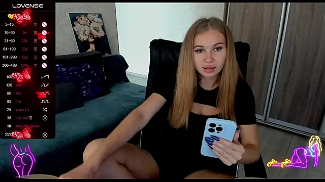  NigoNika online show from September 2025 01:57:02 PM