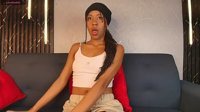 Kloe Suarez  online show from January 2025 11:54:01 PM