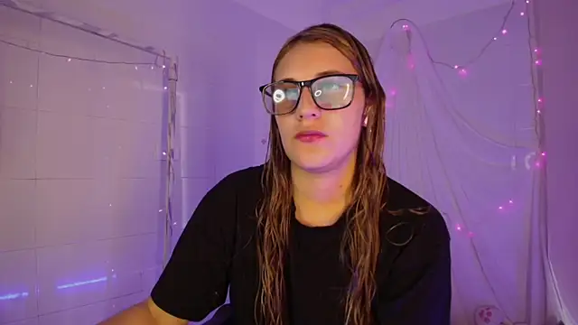 Giia paiige18 online show from November 2025 01:33:02 PM