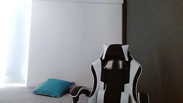 scarleth xue online show from October 2025 03:36:01 PM