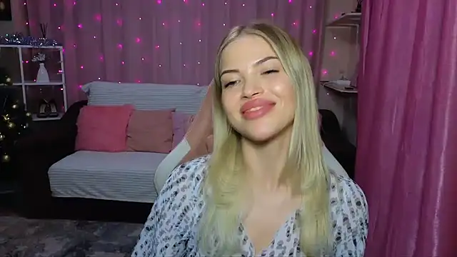 EmmyMills online show from December 2024 10:01:02 PM