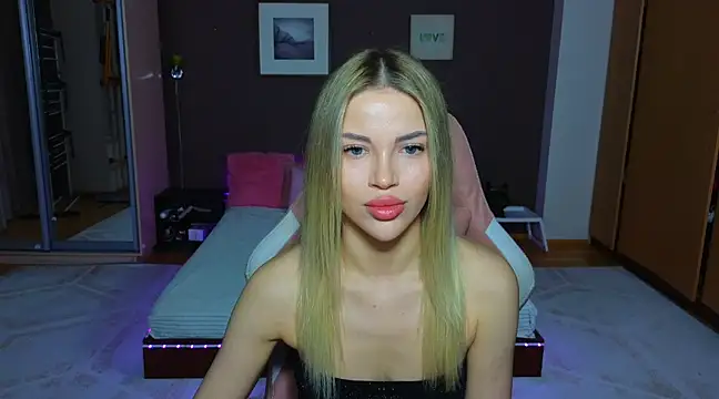 EmmyMills online show from January 2025 08:51:02 PM