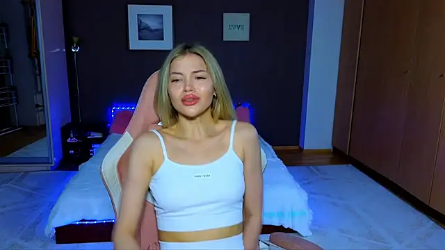 EmmyMills online show from March 2025 04:05:02 AM