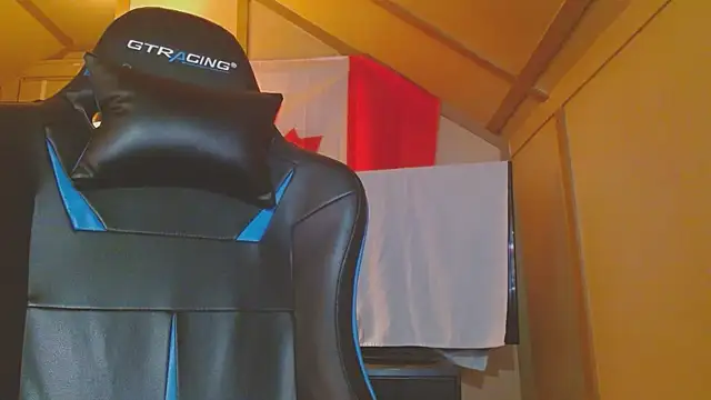 Snapshot of cosmicjones chatting on February 2025 04:36:01 PM cosmicjones online show from February 2025 04:36:01 PM