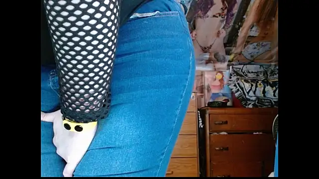 Snapshot of cosmicjones chatting on February 2026 12:03:01 PM cosmicjones online show from February 2026 12:03:01 PM