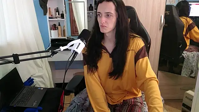 Snapshot of MemiKouki chatting on March 2025 04:45:01 PM MemiKouki online show from March 2025 04:45:01 PM