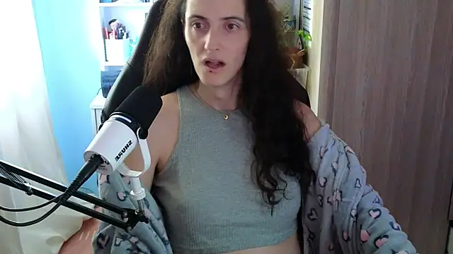 Snapshot of MemiKouki chatting on October 2025 03:35:01 PM MemiKouki online show from October 2025 03:35:01 PM