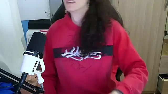 Snapshot of MemiKouki chatting on November 2025 04:29:01 PM MemiKouki online show from November 2025 04:29:01 PM