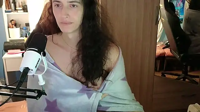 Snapshot of MemiKouki chatting on November 2025 05:44:01 PM MemiKouki online show from November 2025 05:44:01 PM