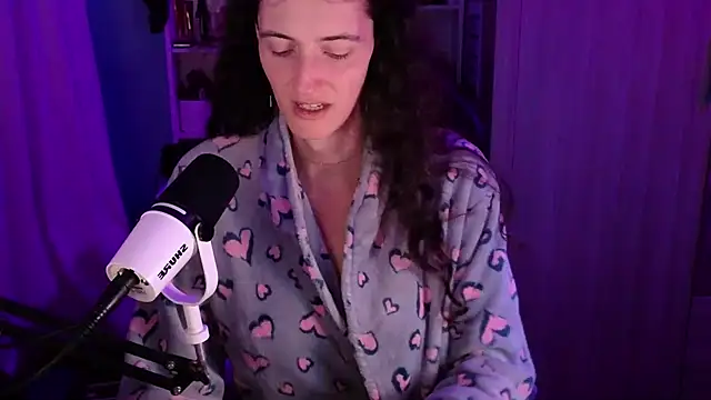 Snapshot of MemiKouki chatting on November 2025 05:28:02 PM MemiKouki online show from November 2025 05:28:02 PM