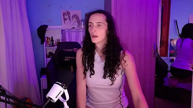 Snapshot of MemiKouki chatting on December 2025 07:53:02 PM MemiKouki online show from December 2025 07:53:02 PM