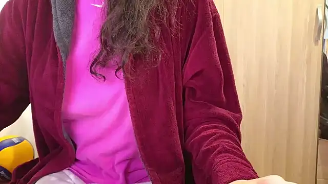 Snapshot of MemiKouki chatting on January 2026 07:36:02 AM MemiKouki online show from January 2026 07:36:02 AM