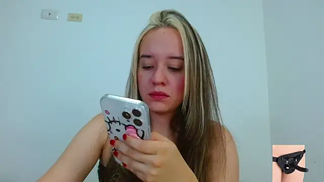 Snapshot of Dani_javi chatting on March 2025 03:24:01 AM Dani javi online show from March 2025 03:24:01 AM