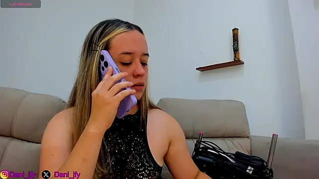 Snapshot of Dani_javi chatting on December 2025 12:29:01 AM Dani javi online show from December 2025 12:29:01 AM