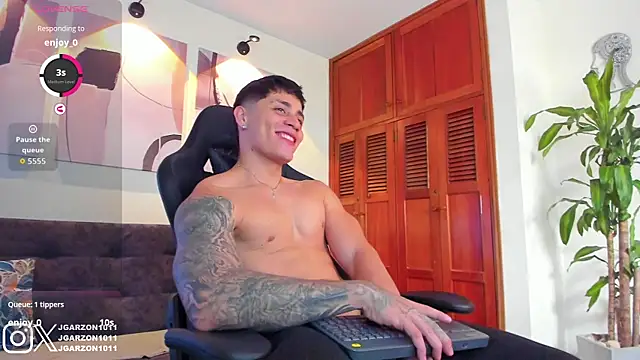 Snapshot of _joansoto chatting on September 2025 02:17:01 PM joansoto online show from September 2025 02:17:01 PM