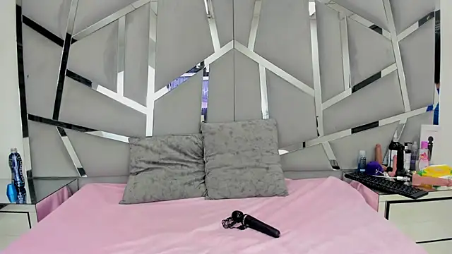 Catherinee69 x online show from January 2025 02:51:01 AM