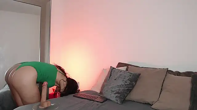 madisex s online show from January 2026 12:40:01 PM