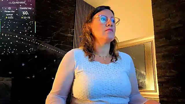 charlotte  G online show from November 2025 12:11:02 PM