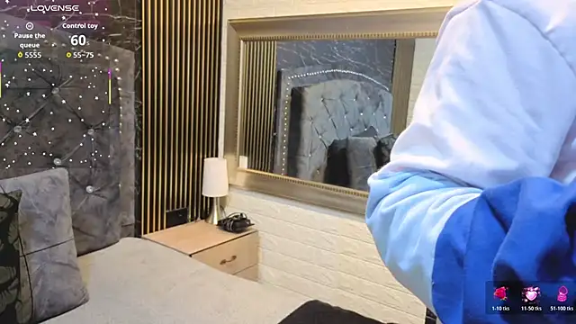 charlotte  G online show from January 2026 10:41:02 AM