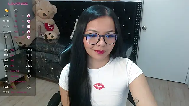 Snapshot of liz_25b chatting on February 2025 03:18:01 AM liz 25b online show from February 2025 03:18:01 AM