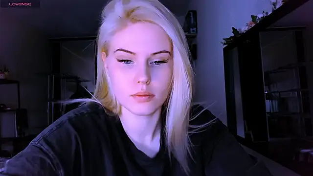 VoluptuousDreams online show from March 2025 01:40:02 PM