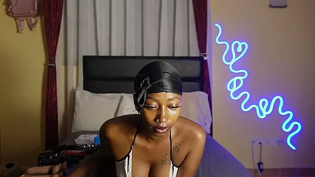 Snapshot of _Watuluv_ chatting on November 2025 04:31:02 PM Watuluv online show from November 2025 04:31:02 PM