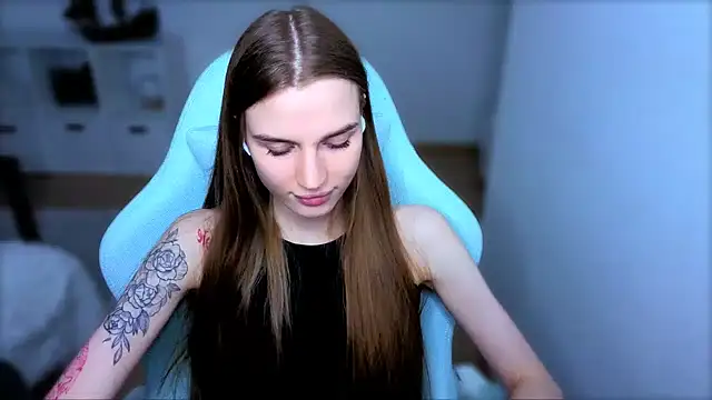 StellaLawless online show from October 2025 08:18:02 PM