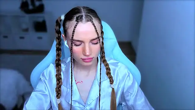 StellaLawless online show from October 2025 08:28:01 PM