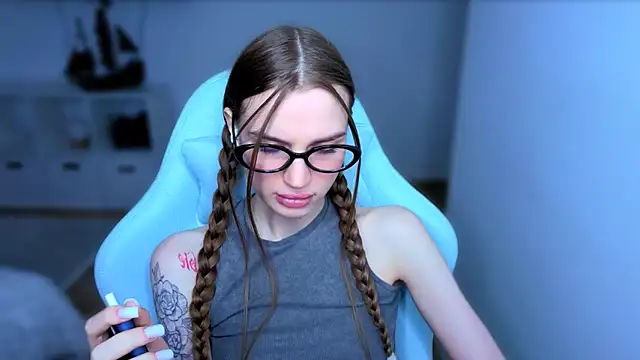 StellaLawless online show from October 2025 12:15:02 PM