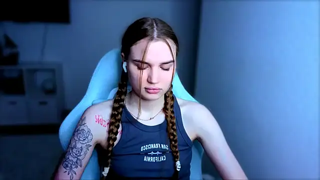 StellaLawless online show from November 2025 08:55:01 PM