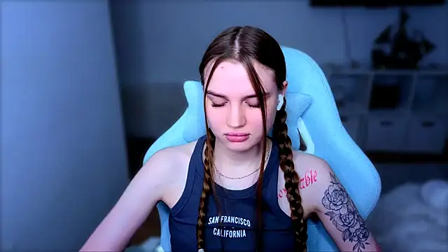 StellaLawless online show from December 2025 12:33:02 PM