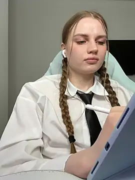 StellaLawless online show from March 2026 02:04:02 AM