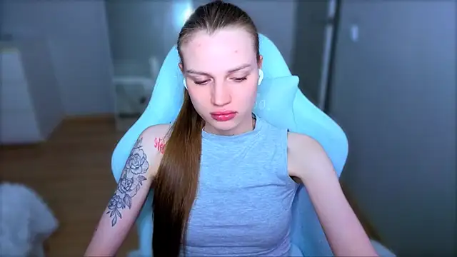 StellaLawless online show from May 2026 08:25:01 PM