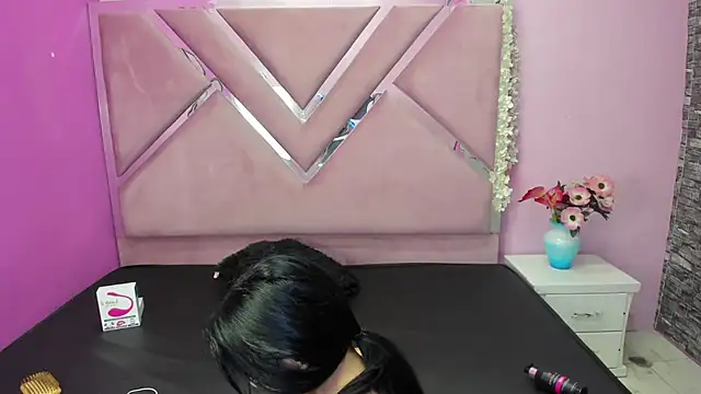 IsisRouse online show from February 2025 02:53:01 AM