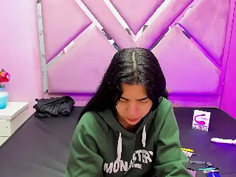 IsisRouse online show from March 2025 02:46:02 AM