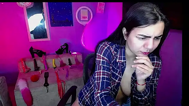 IsisRouse online show from October 2025 04:02:02 AM