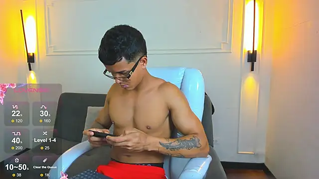 Snapshot of Paradise_boy_s chatting on May 2026 02:35:02 PM Paradise boy s online show from May 2026 02:35:02 PM