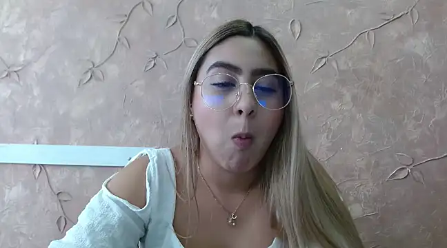 Miabonnett  online show from February 2025 04:13:02 PM