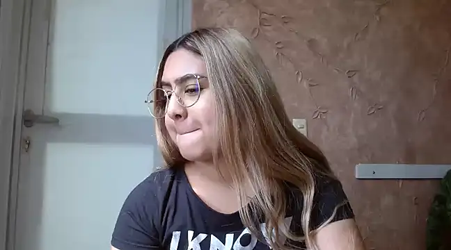 Miabonnett  online show from February 2025 03:08:01 PM