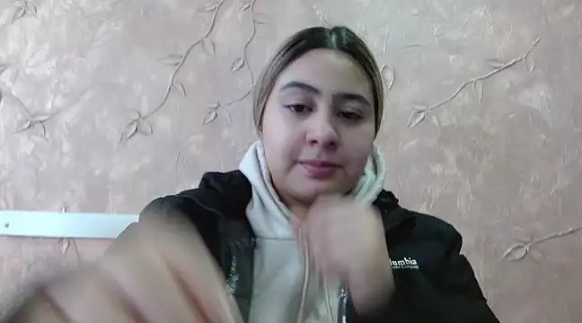 Miabonnett  online show from March 2025 12:11:02 PM