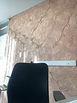 Miabonnett  online show from October 2025 12:05:01 PM