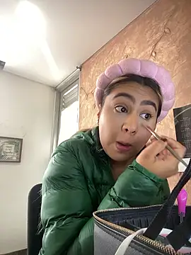 Miabonnett  online show from January 2026 12:20:02 PM