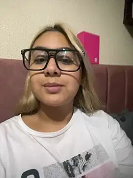 Miabonnett  online show from April 2026 12:12:01 AM