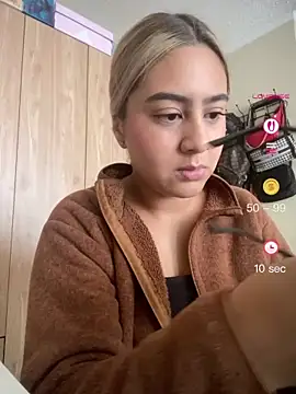 Miabonnett  online show from May 2026 06:13:01 PM