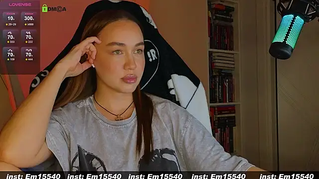 Emili1- online show from December 2024 02:33:01 PM