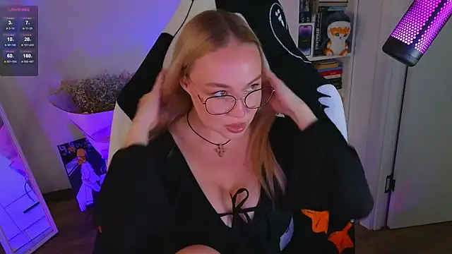 Emili1- online show from September 2025 10:59:02 AM