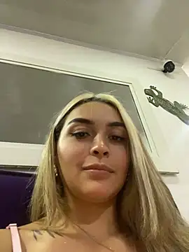 Snapshot of emma_oxford chatting on January 2025 12:26:01 AM emma oxford online show from January 2025 12:26:01 AM