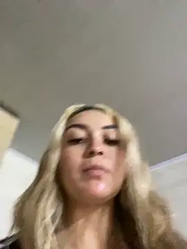 Snapshot of emma_oxford chatting on February 2025 08:24:01 PM emma oxford online show from February 2025 08:24:01 PM