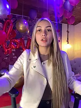 Snapshot of emma_oxford chatting on February 2025 08:37:01 PM emma oxford online show from February 2025 08:37:01 PM